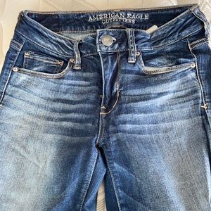 AMERICAN EAGLE SUPER STRETCH JEANS